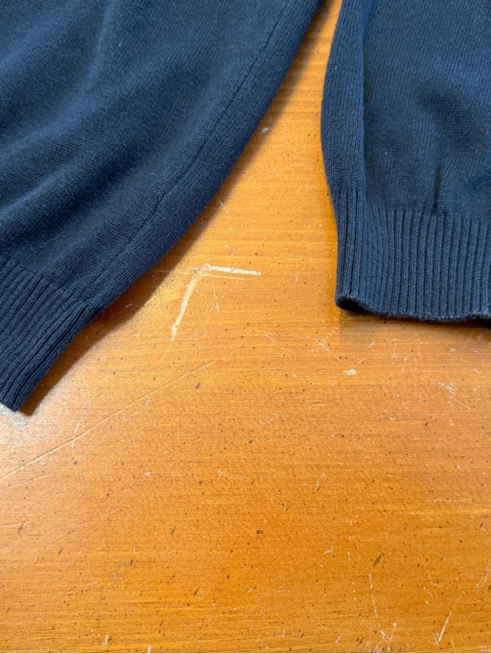 Lacoste Men's V-Neck Sweater in Navy with Green Logo - Picture 4 of 11